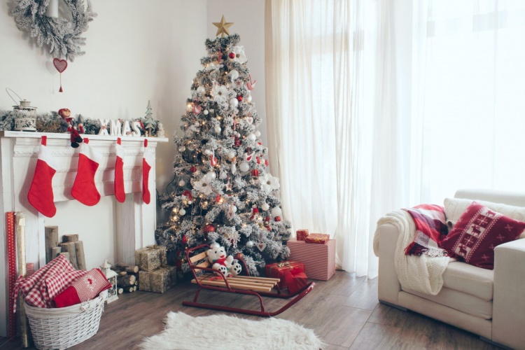 home staging during the holidays